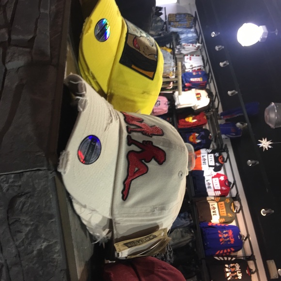 Clothing - Picture 5 of 8